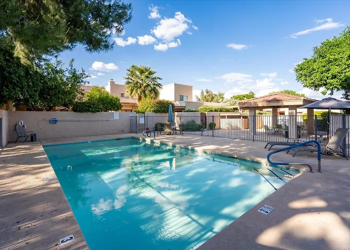 Pools Courts Bbq Firepit Pineapple Paradise Holiday home